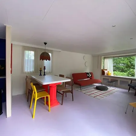 Kleurrijk Huisje Voor 5-personen Op De Veluwe *